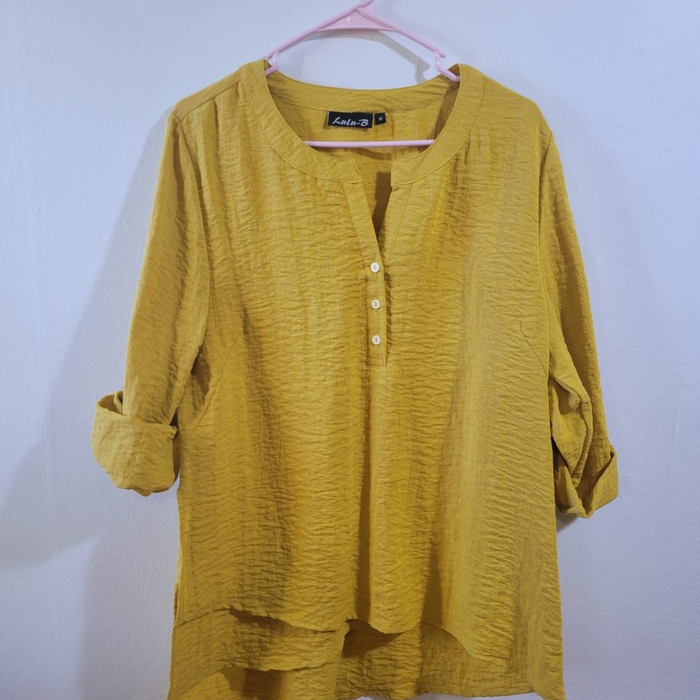 Lulu B by Lisa C. 3/4 Sleeve Button Down Blouse Asymmetrical Hem Yellow Size M